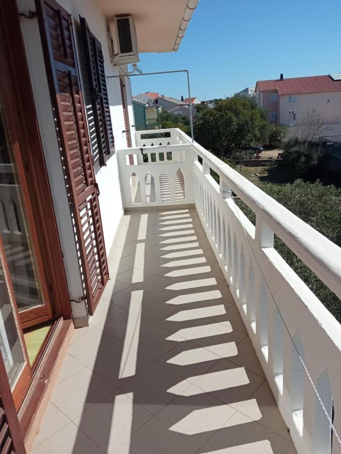 Cozy Apartments Danica Novalja With Terrace - First Floor Екстер'єр фото
