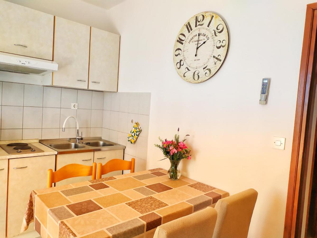 Cozy Apartments Danica Novalja With Terrace - First Floor Екстер'єр фото